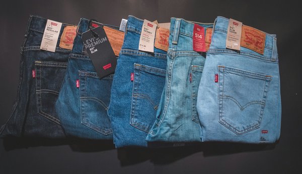 How to Choose the Perfect Pair of Jeans for a Casual Look in London?